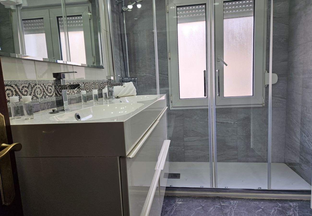 Apartamento en Gijón - 127A Apartamento 3 habitaciones cerca de la playa