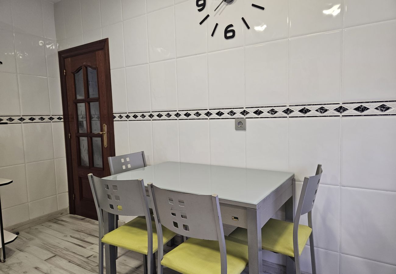 Apartamento en Gijón - 127A Apartamento 3 habitaciones cerca de la playa