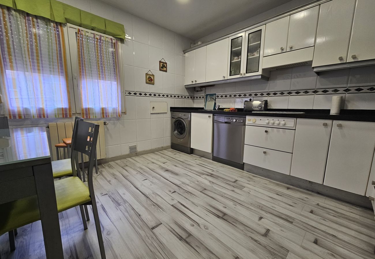 Apartamento en Gijón - 127A Apartamento 3 habitaciones cerca de la playa