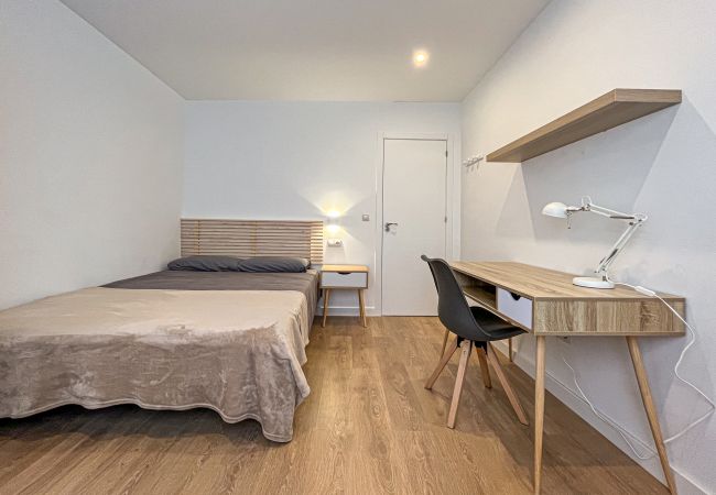 Apartamento en Oviedo - 625A 5 dormitorios con baño