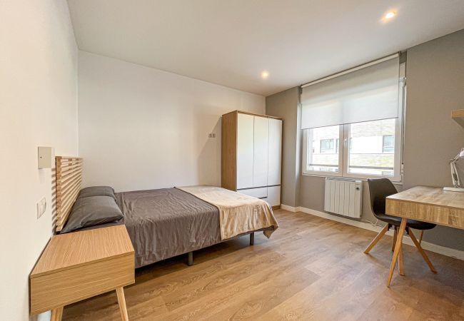 Apartamento en Oviedo - 625A 5 dormitorios con baño
