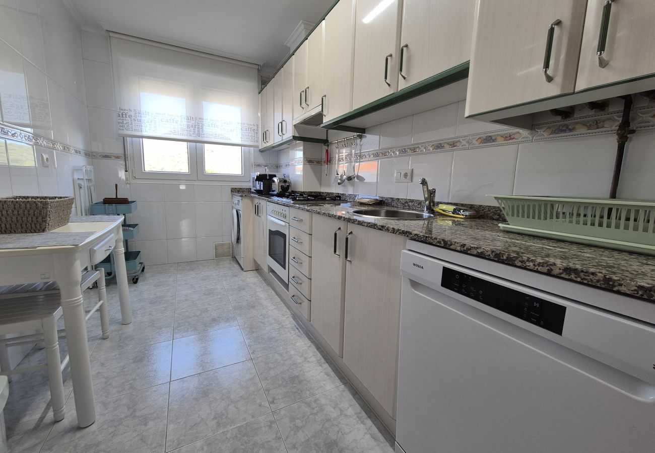 Apartamento en Santoña - C05A02 Apartamento en la playa con piscina