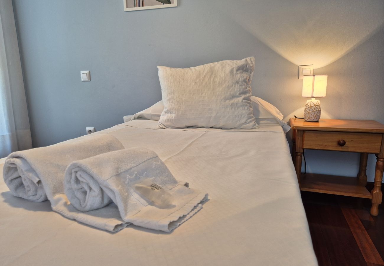 Apartamento en Santoña - C05A02 Apartamento en la playa con piscina