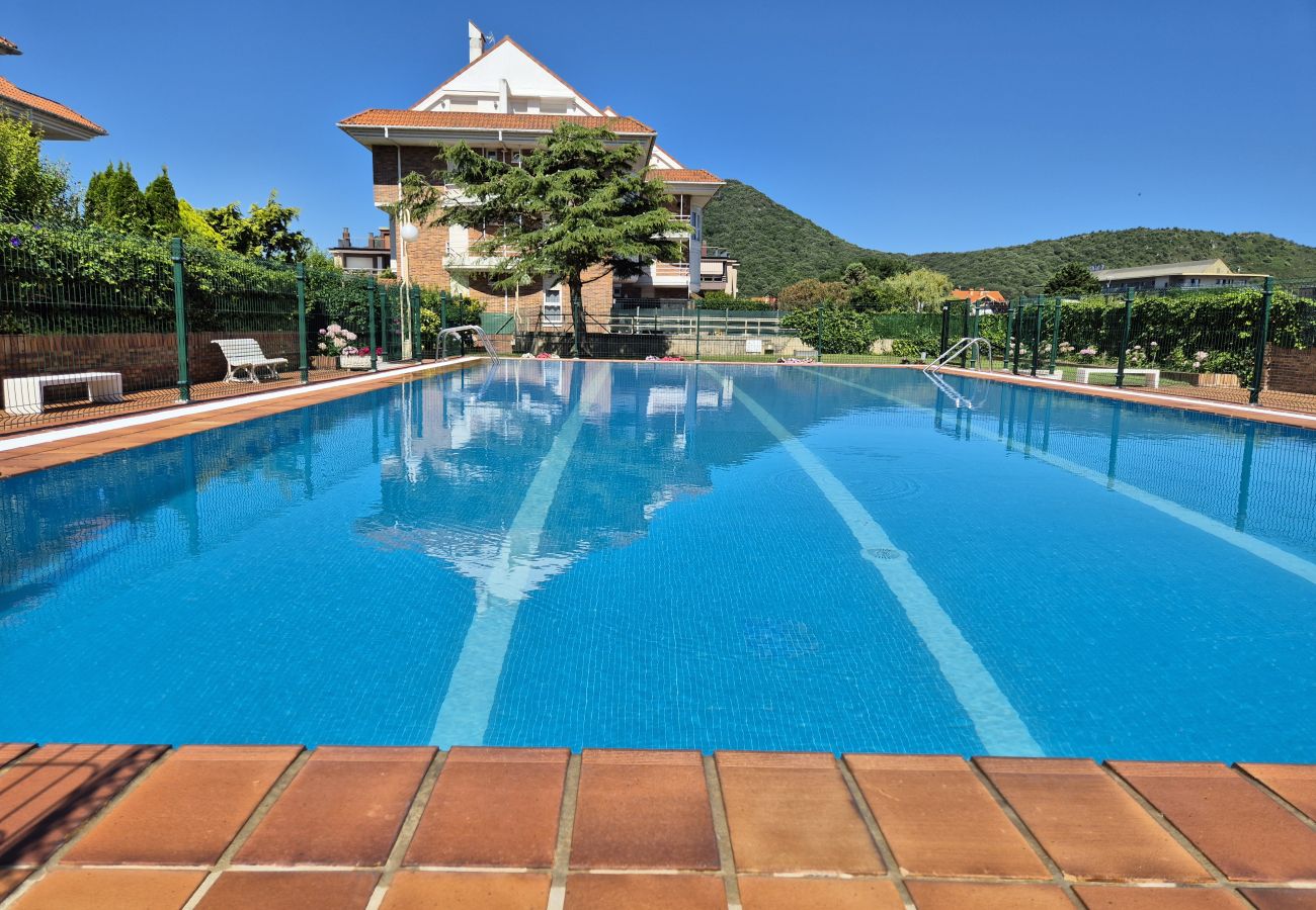 Apartamento en Santoña - C05A02 Apartamento en la playa con piscina