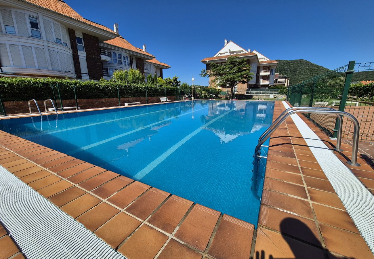 Apartamento en Santoña - C05A02 Apartamento en la playa con piscina
