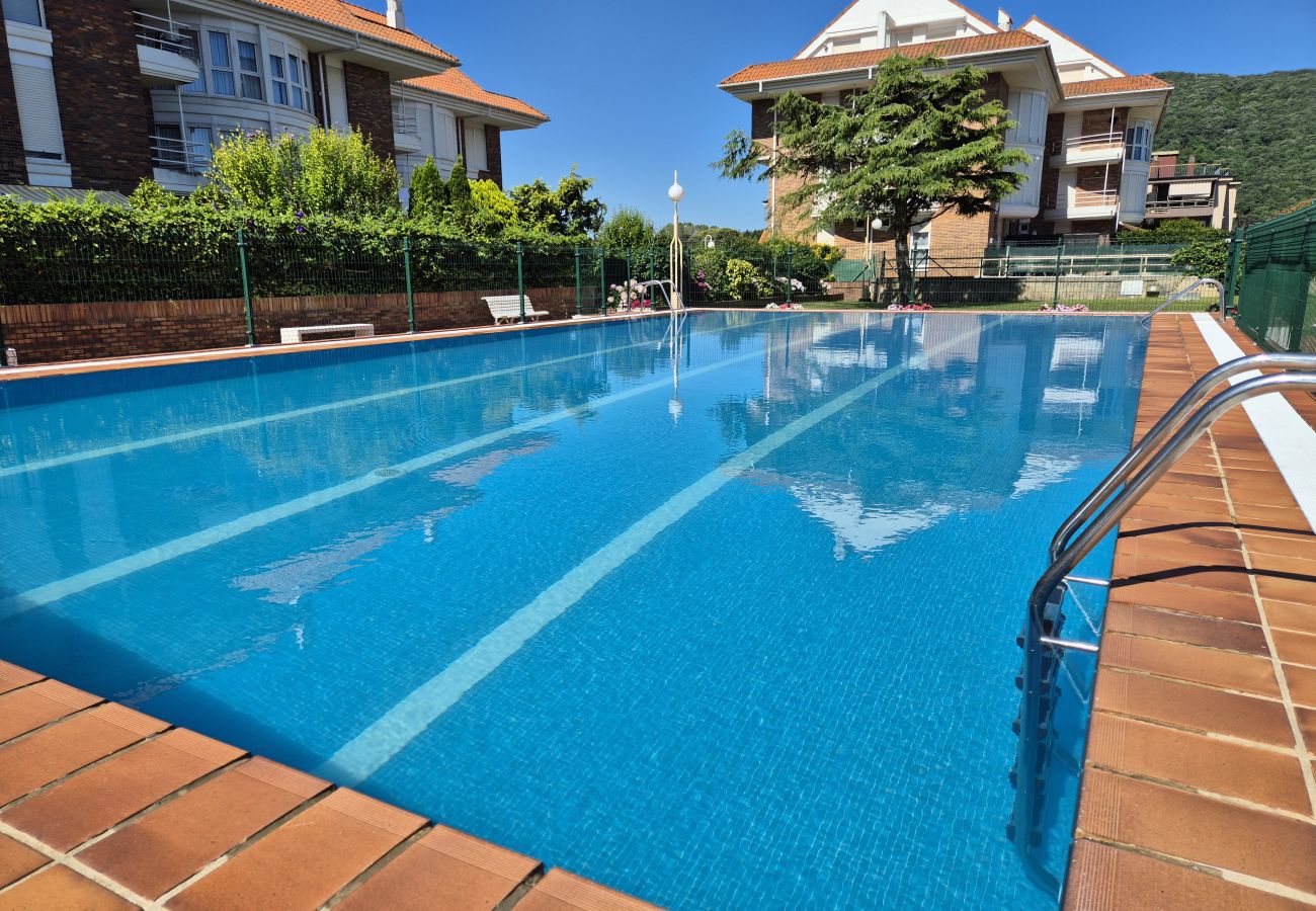 Apartamento en Santoña - C05A02 Apartamento en la playa con piscina