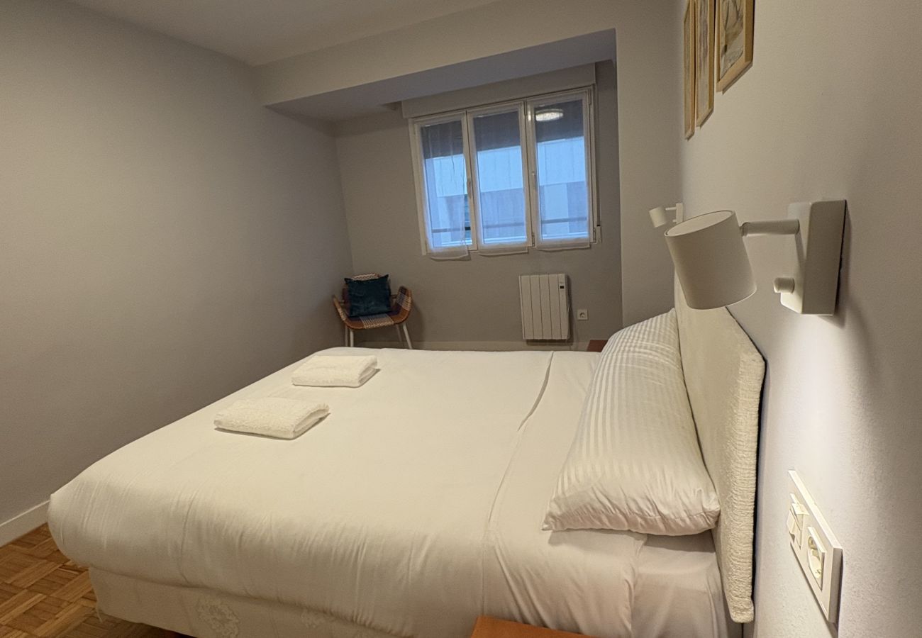 Apartamento en Gijón - 1A143 Amplio apartamento junto a la playa con masc