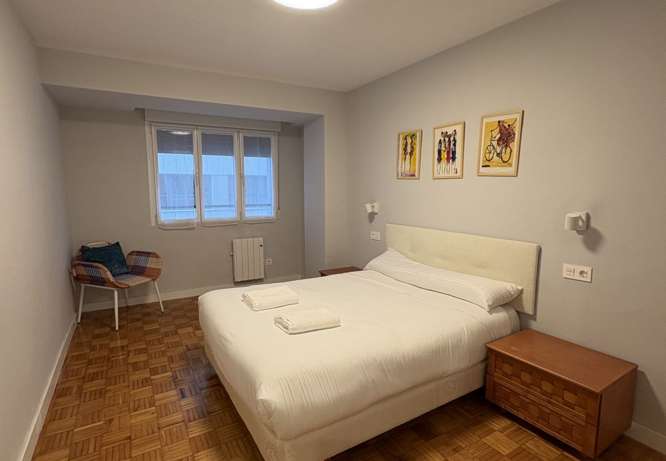 Apartamento en Gijón - 1A143 Amplio apartamento junto a la playa con masc