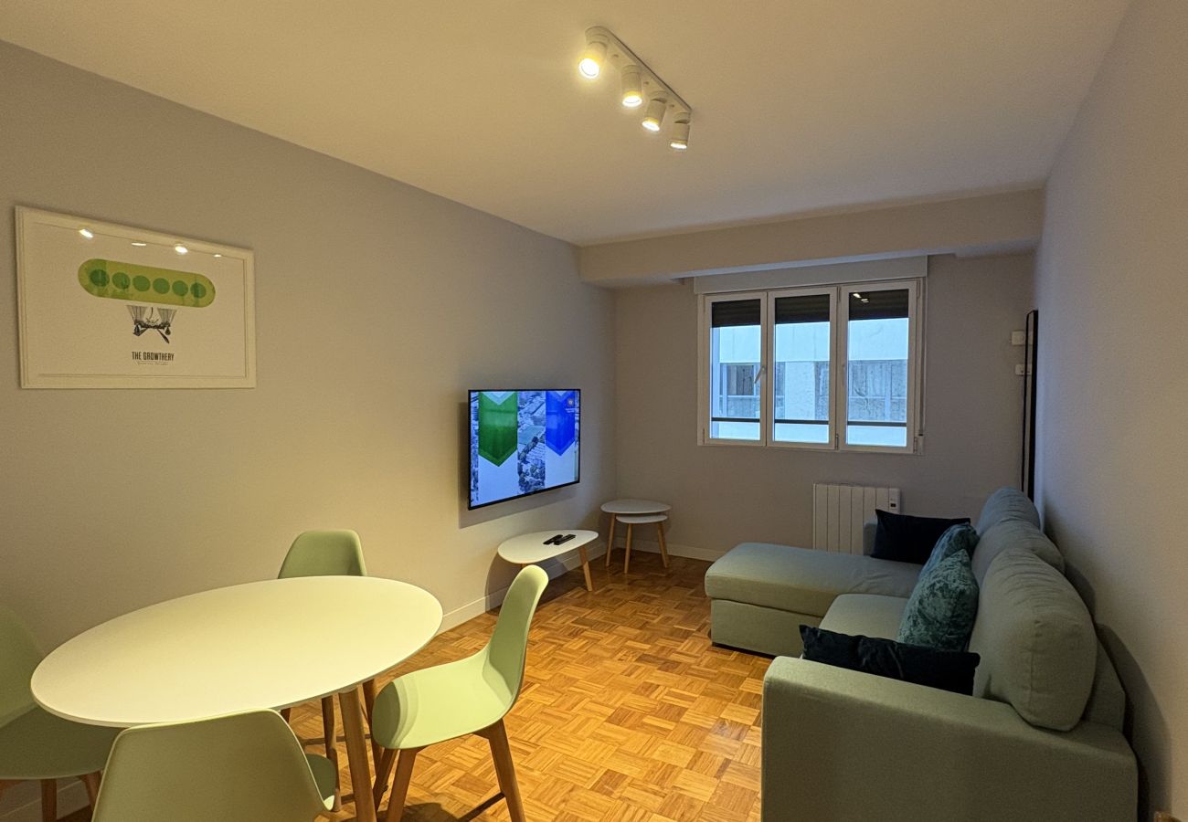 Apartamento en Gijón - 1A143 Amplio apartamento junto a la playa con masc