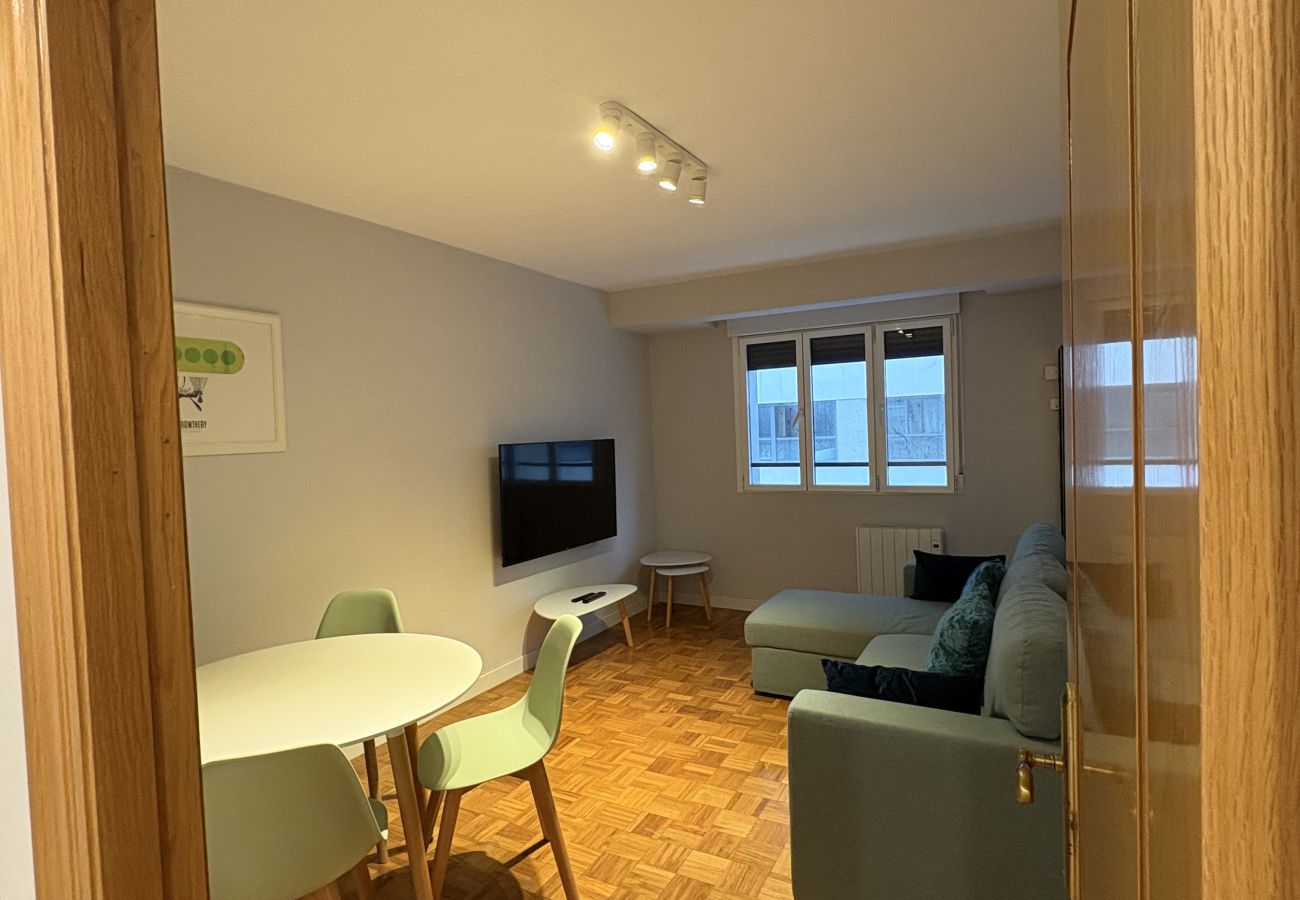 Apartamento en Gijón - 1A143 Amplio apartamento junto a la playa con masc