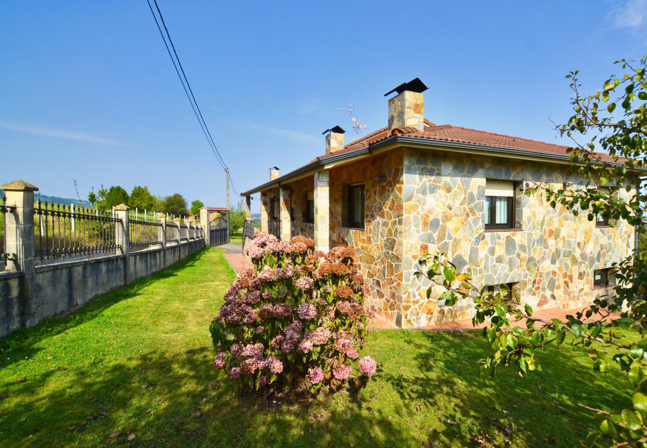 Casa en Villaviciosa - 210A Casa Linares Amplia casa en Villaviciosa