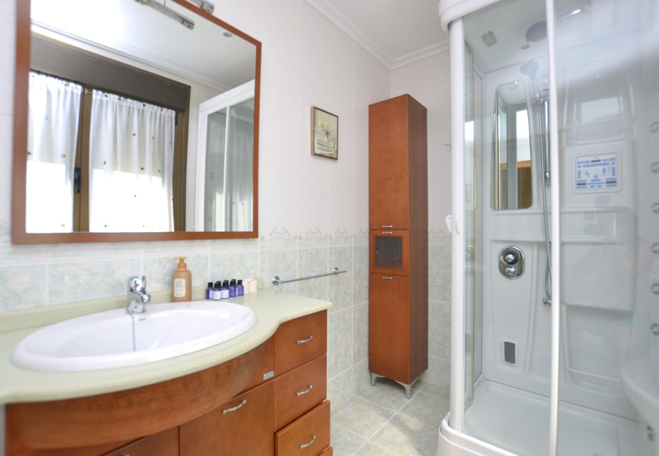 Casa en Villaviciosa - 210A Casa Linares Amplia casa en Villaviciosa