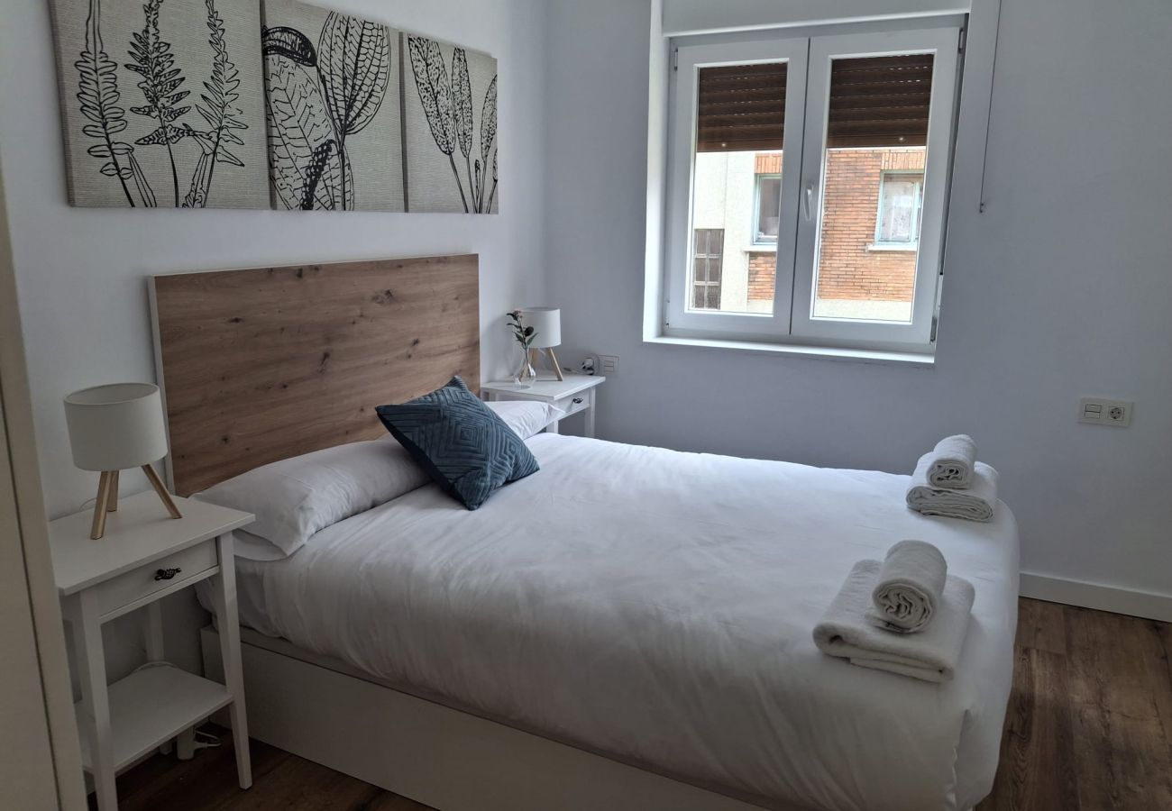 Apartamento en Langreo - 33A03 Apto para 6 pax en Langreo