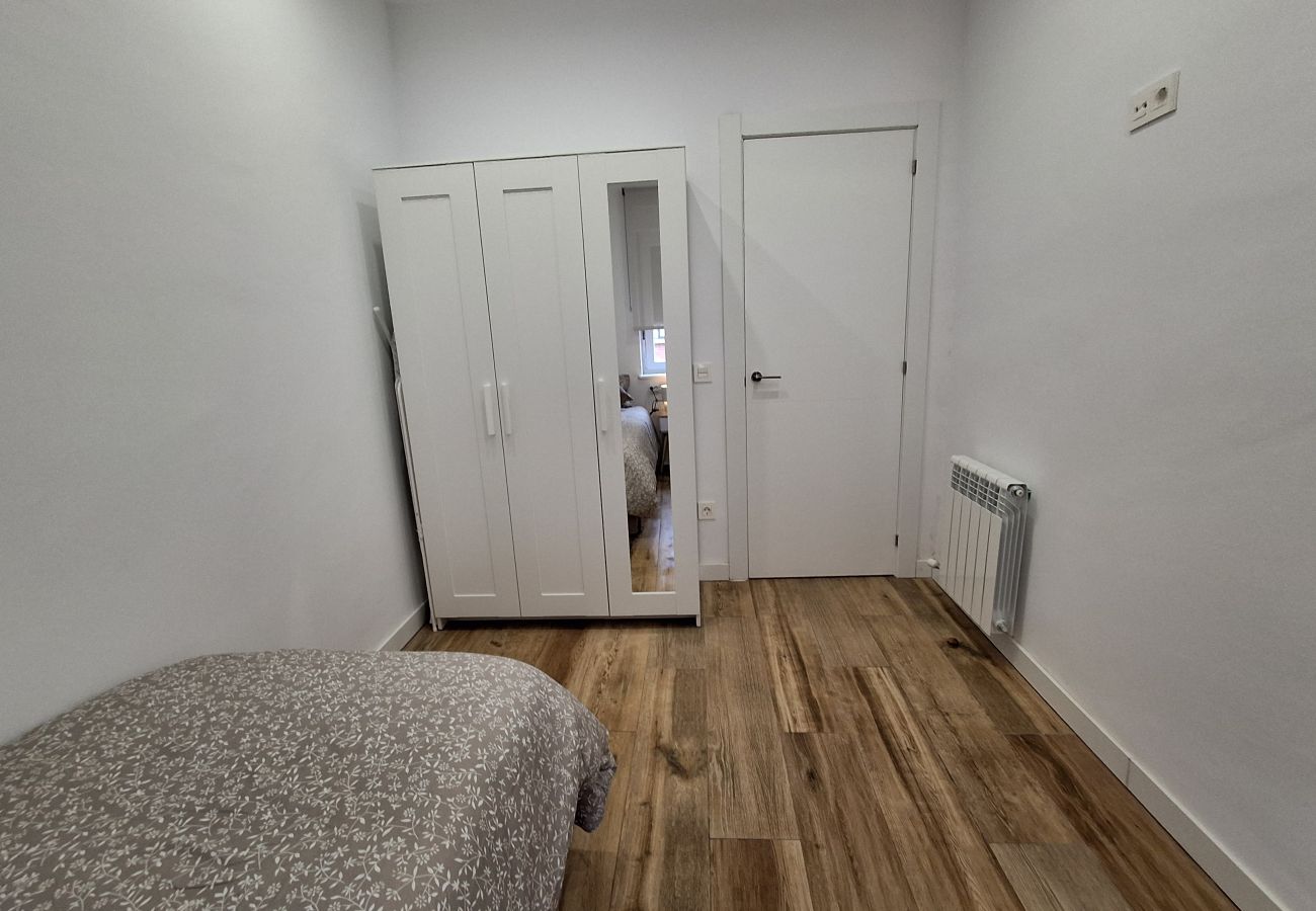 Apartamento en Langreo - 33A03 Apto para 6 pax en Langreo
