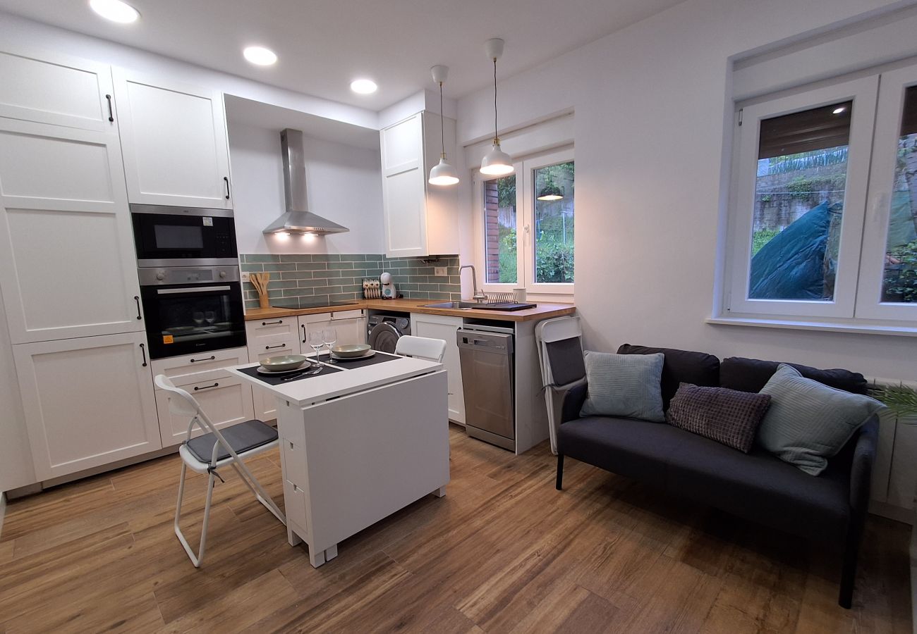 Apartamento en Langreo - 33A03 Apto para 6 pax en Langreo