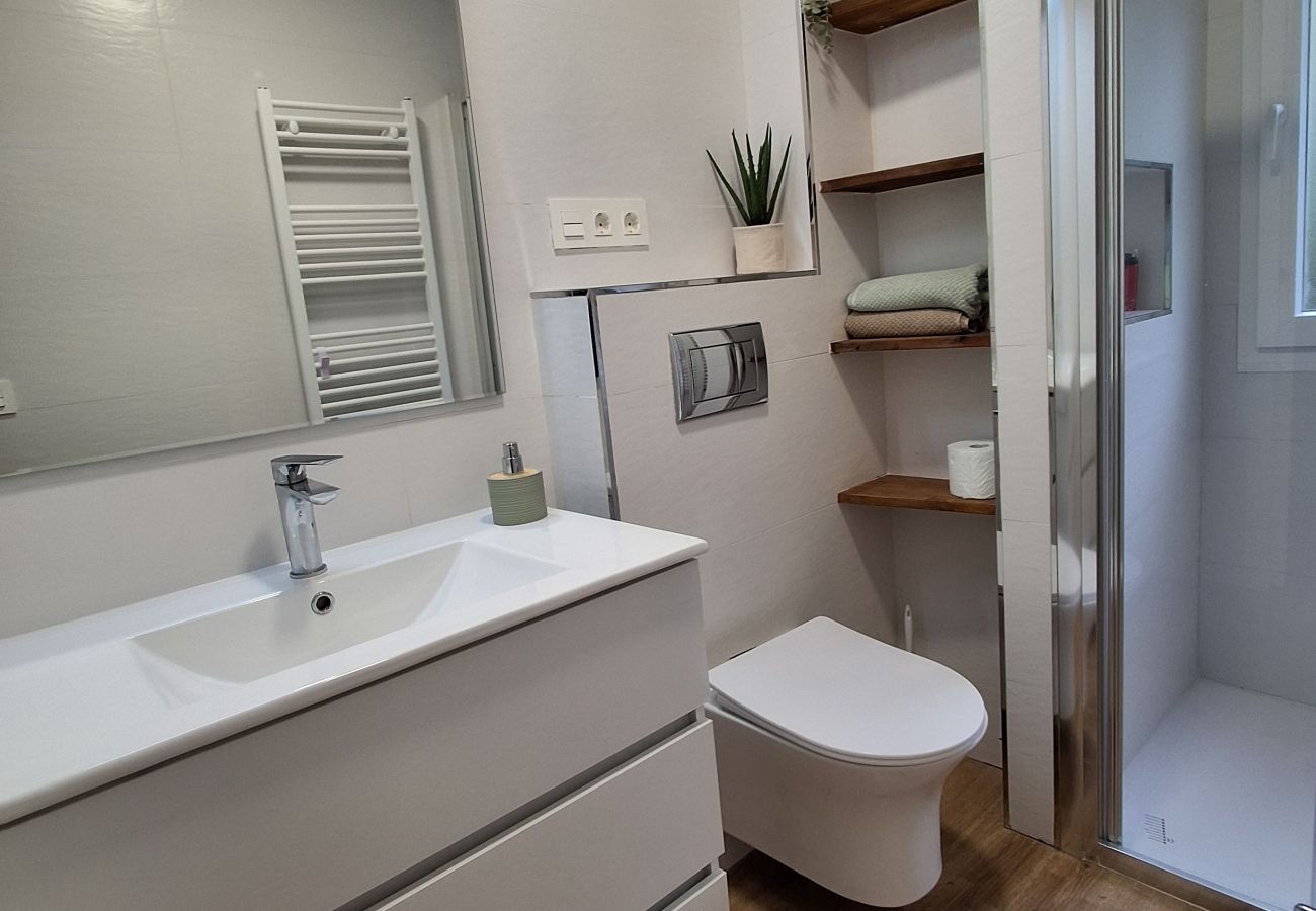 Apartamento en Langreo - 33A03 Apto para 6 pax en Langreo