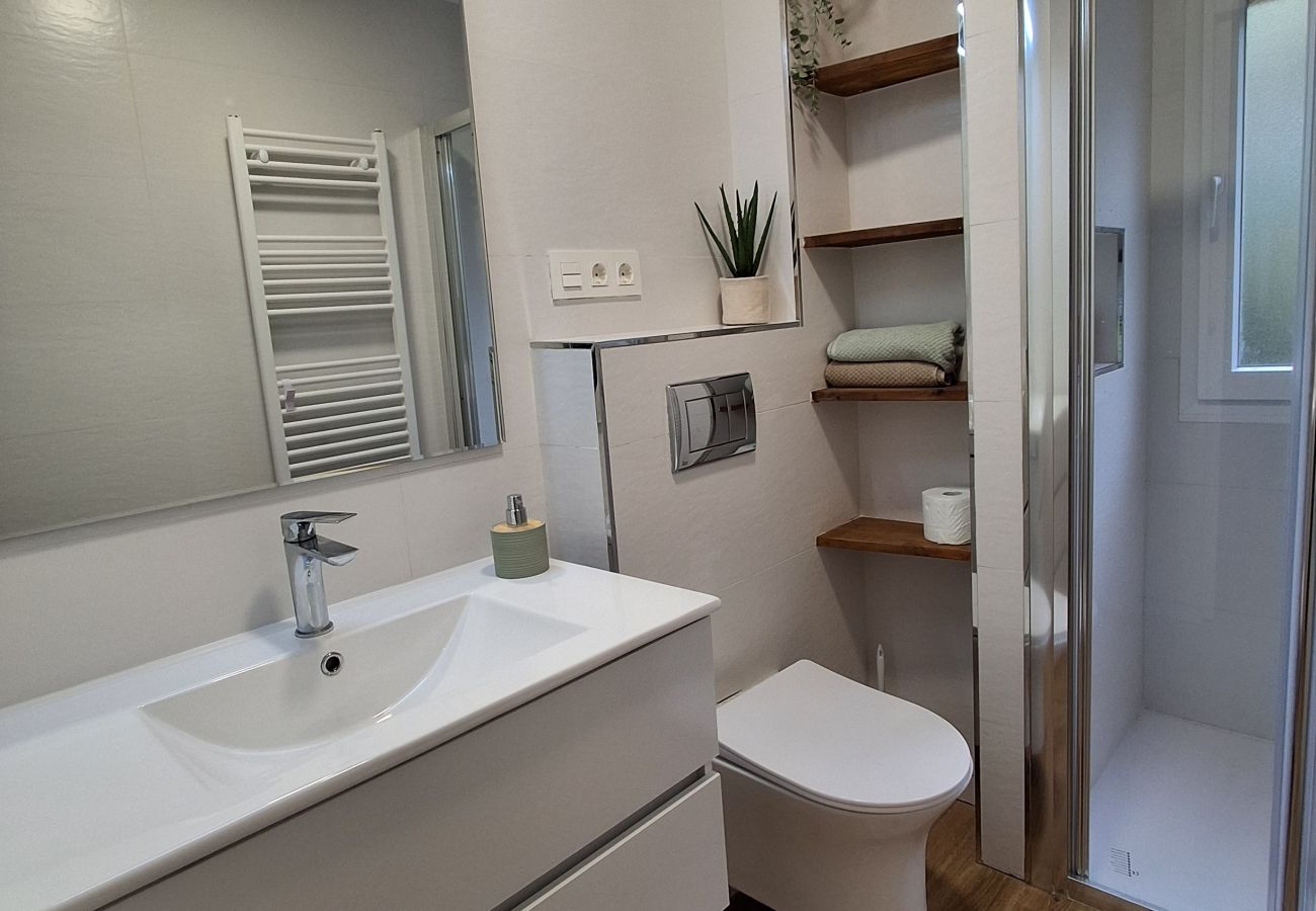 Apartamento en Langreo - 33A03 Apto para 6 pax en Langreo