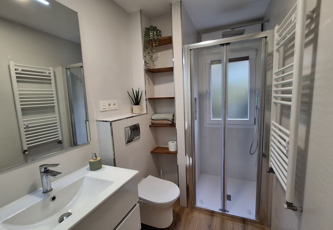 Apartamento en Langreo - 33A03 Apto para 6 pax en Langreo