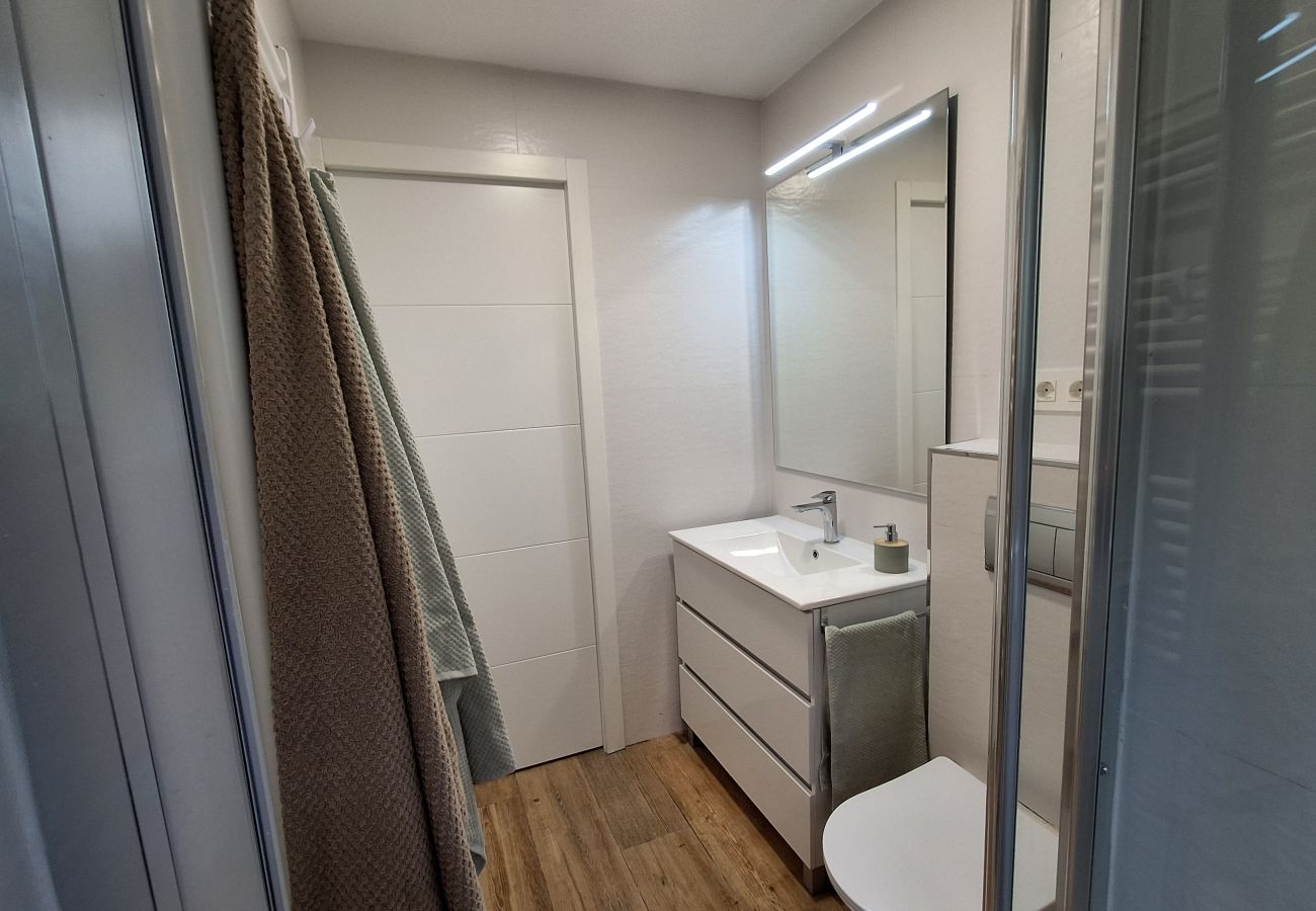 Apartamento en Langreo - 33A03 Apto para 6 pax en Langreo