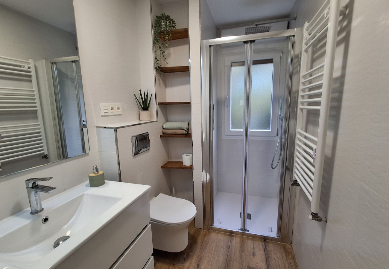 Apartamento en Langreo - 33A03 Apto para 6 pax en Langreo