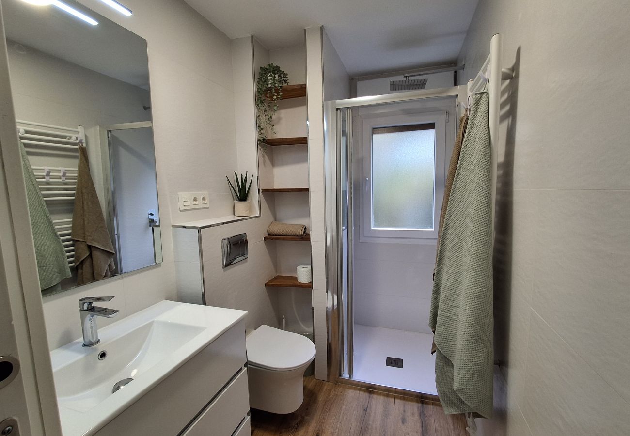 Apartamento en Langreo - 33A03 Apto para 6 pax en Langreo