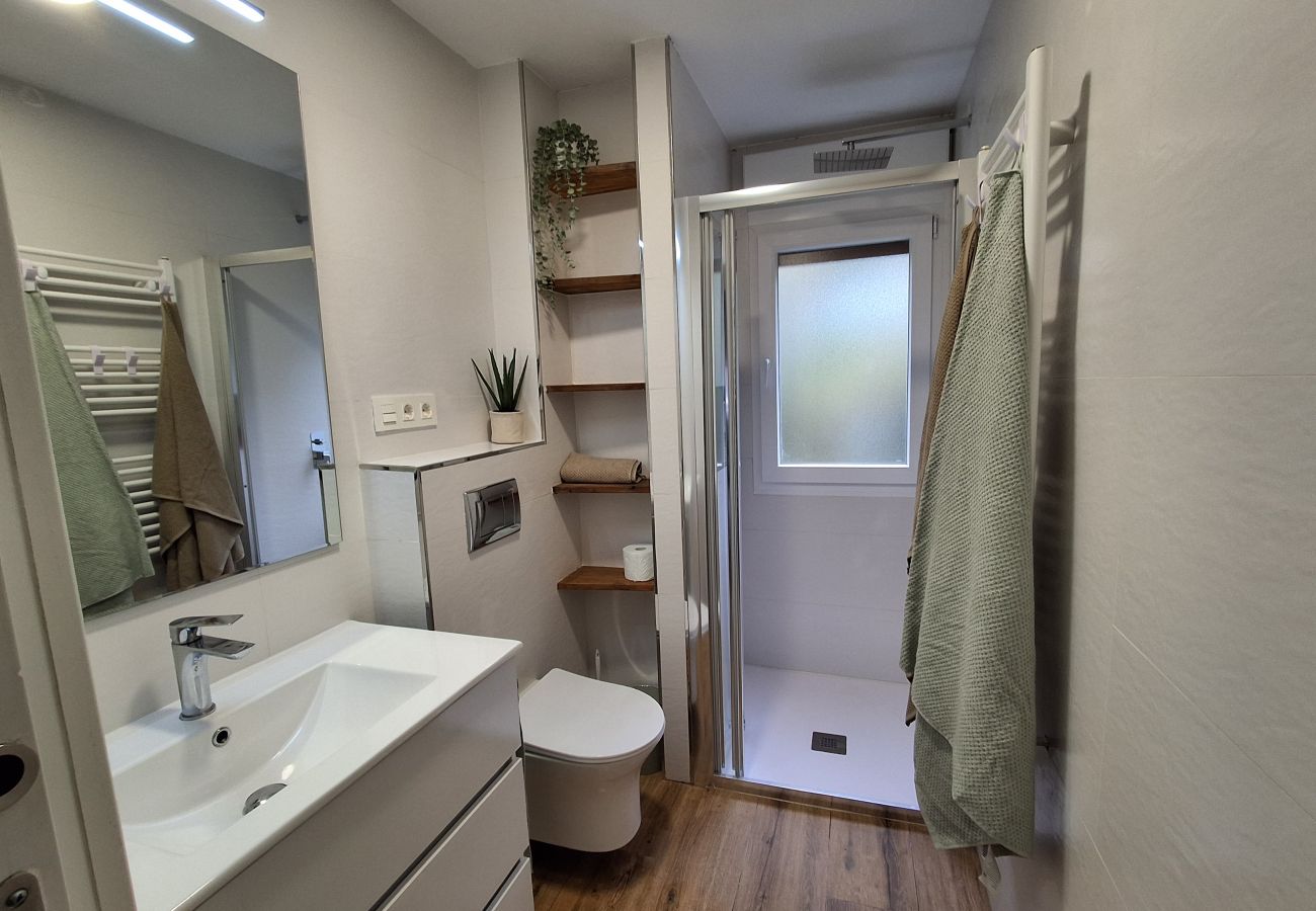 Apartamento en Langreo - 33A03 Apto para 6 pax en Langreo
