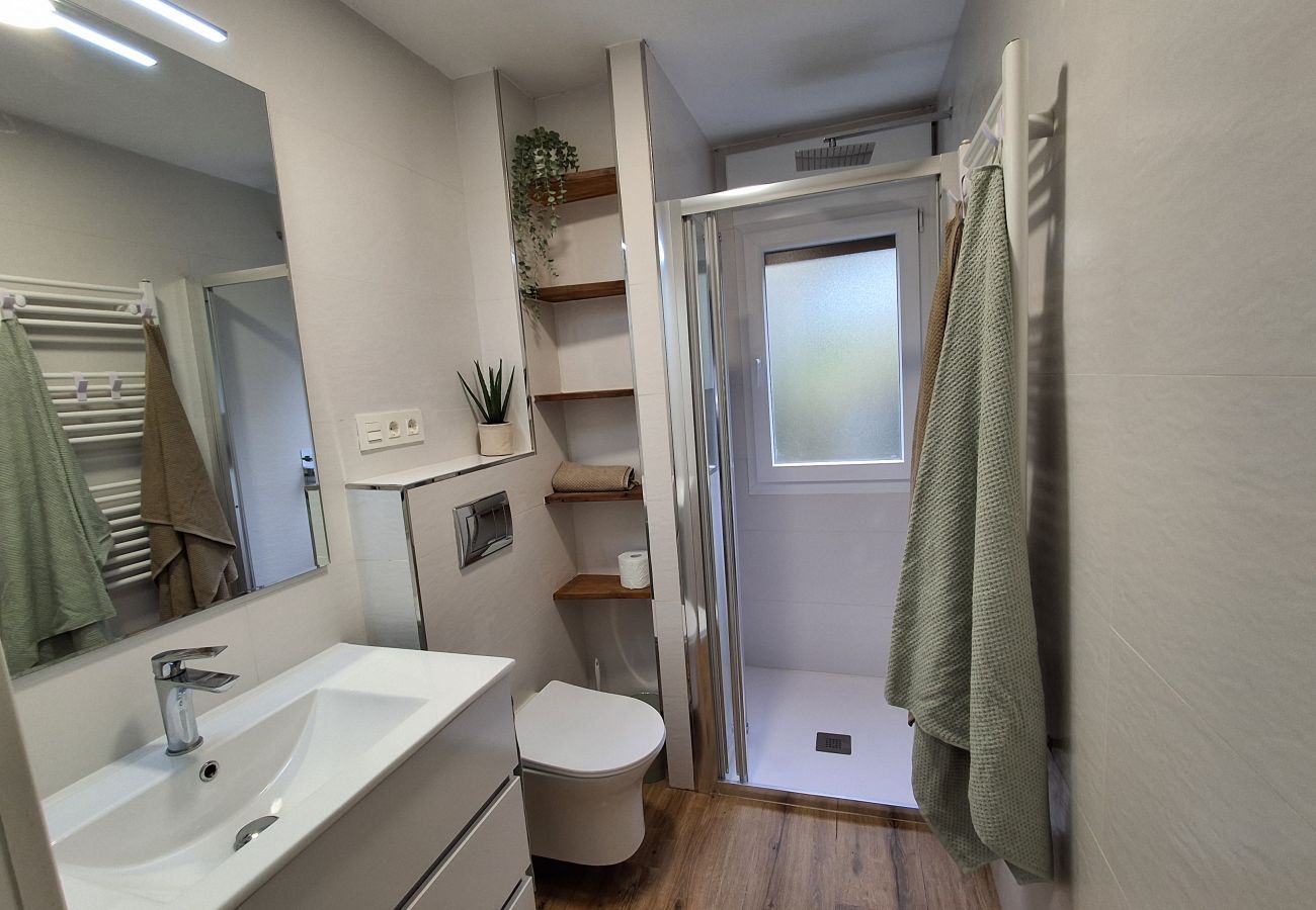 Apartamento en Langreo - 33A03 Apto para 6 pax en Langreo