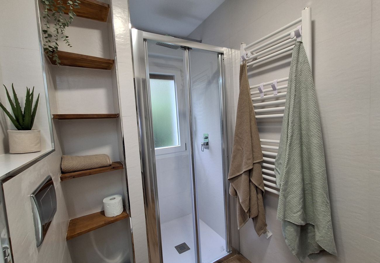 Apartamento en Langreo - 33A03 Apto para 6 pax en Langreo