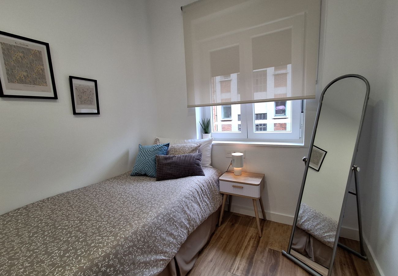 Apartamento en Langreo - 33A03 Apto para 6 pax en Langreo