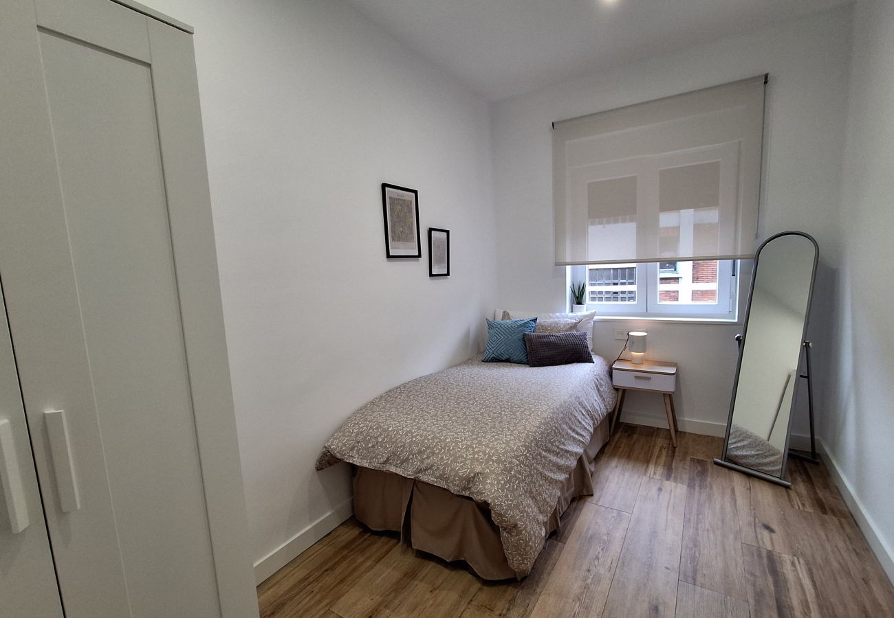 Apartamento en Langreo - 33A03 Apto para 6 pax en Langreo