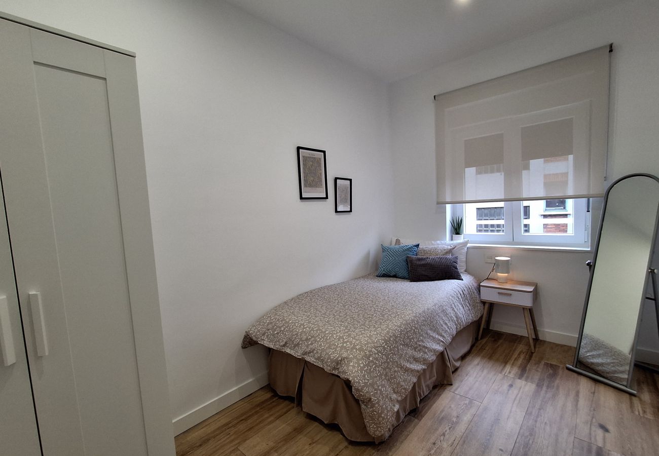 Apartamento en Langreo - 33A03 Apto para 6 pax en Langreo