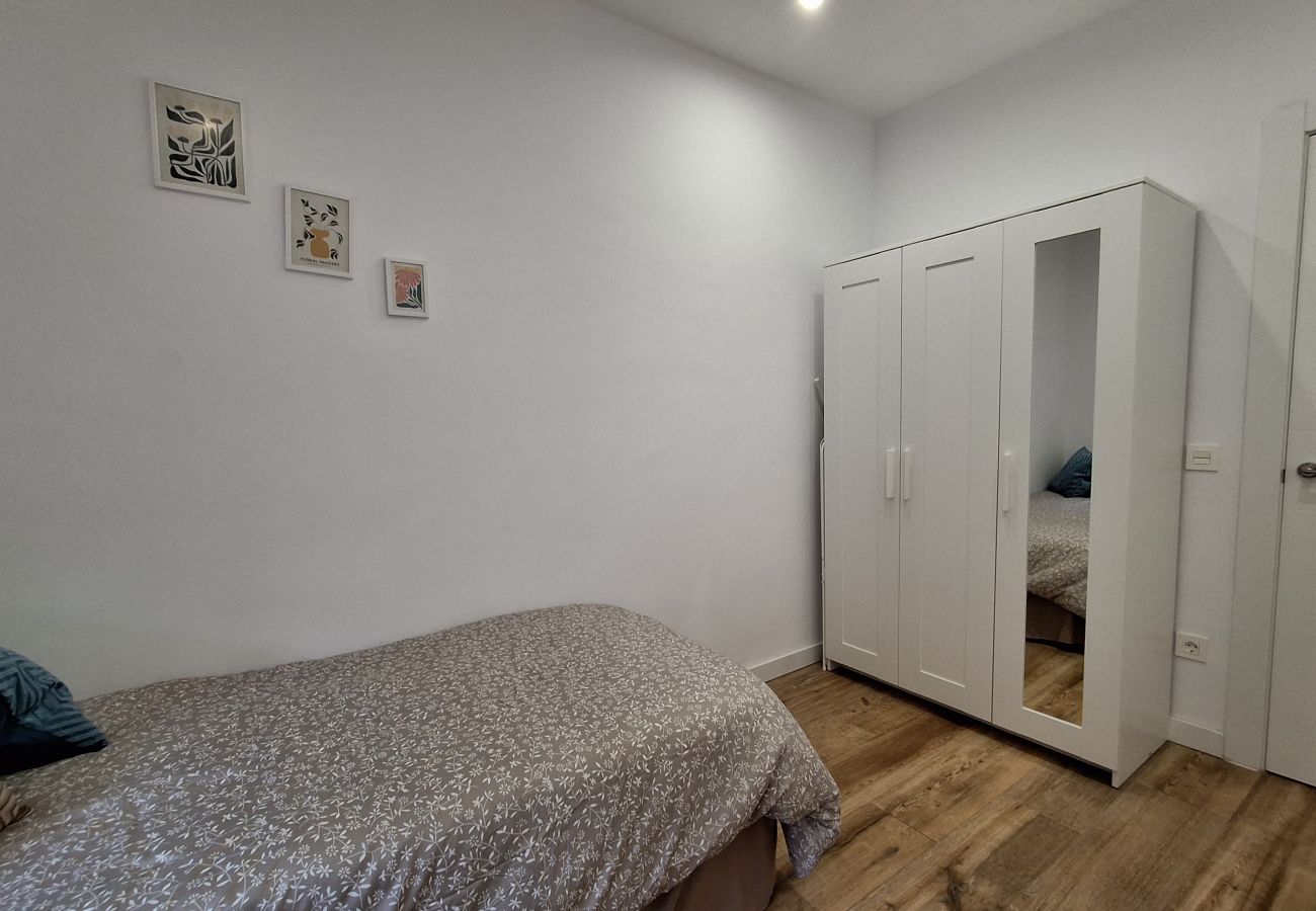 Apartamento en Langreo - 33A03 Apto para 6 pax en Langreo