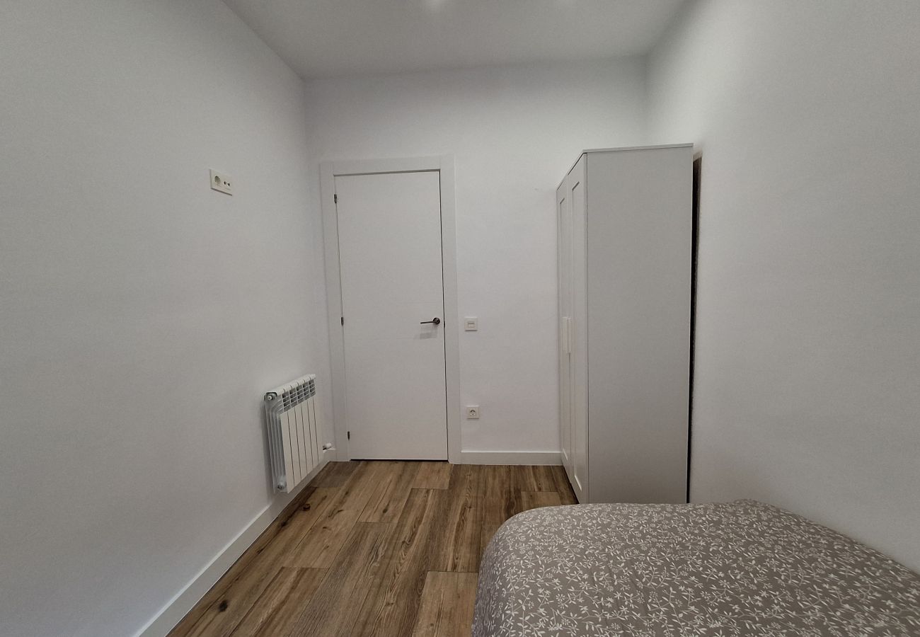 Apartamento en Langreo - 33A03 Apto para 6 pax en Langreo