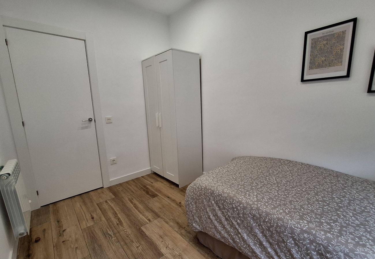Apartamento en Langreo - 33A03 Apto para 6 pax en Langreo