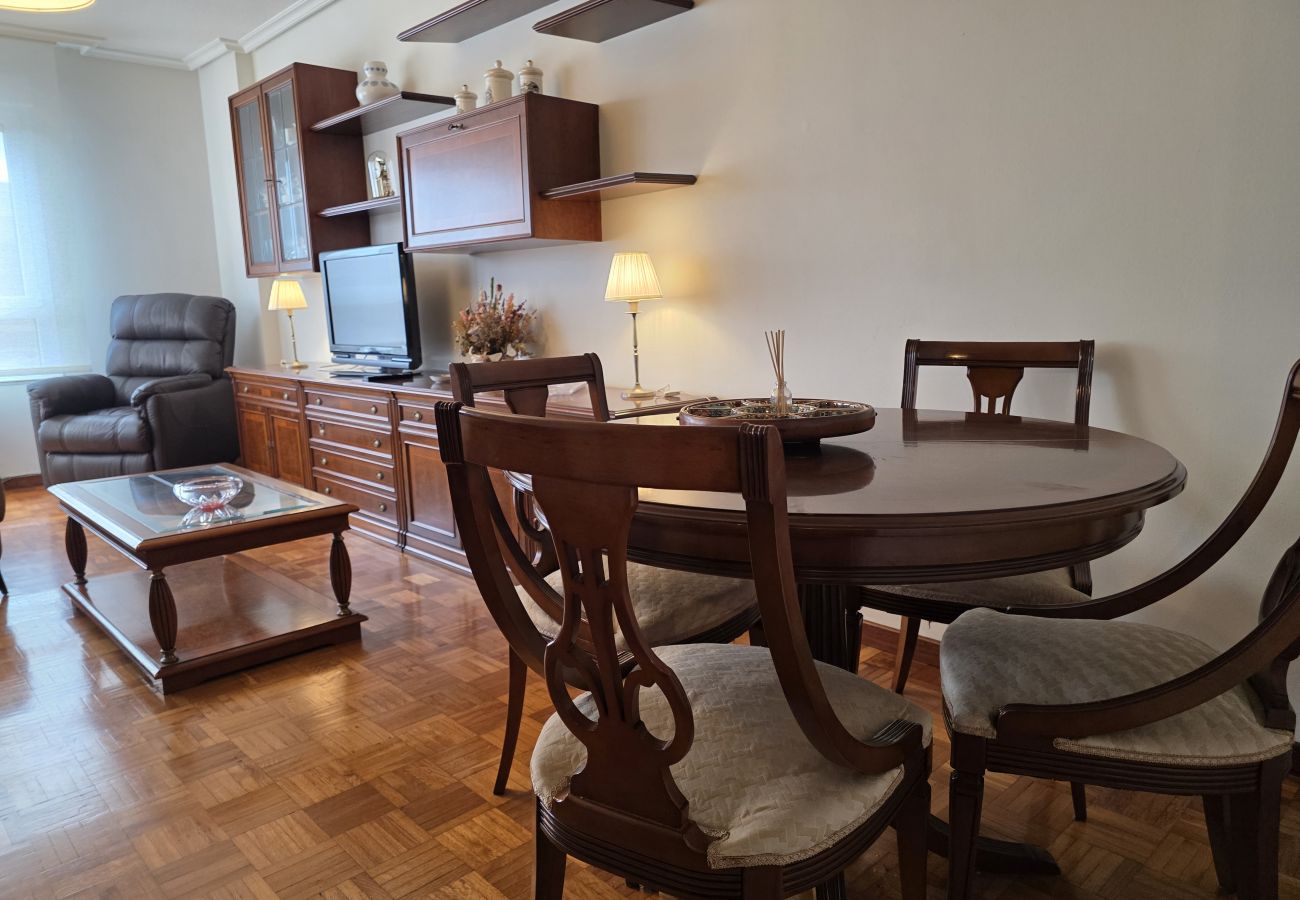 Apartamento en Gijón - 1A159 Alquiler DE TERMPORADA 3 dormitorios