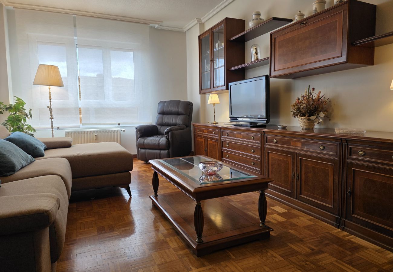 Apartamento en Gijón - 1A159 Alquiler DE TERMPORADA 3 dormitorios