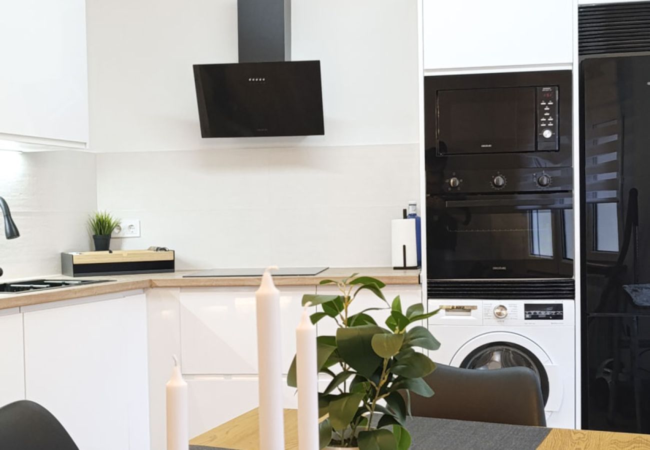 Apartamento en Gijón - 1A163 ALQUILER TEMPORADA Moderno a un paso Playa P