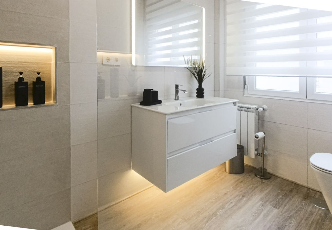 Apartamento en Gijón - 1A163 ALQUILER TEMPORADA Moderno a un paso Playa P