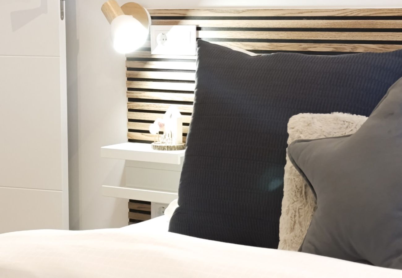 Apartamento en Gijón - 1A163 ALQUILER TEMPORADA Moderno a un paso Playa P
