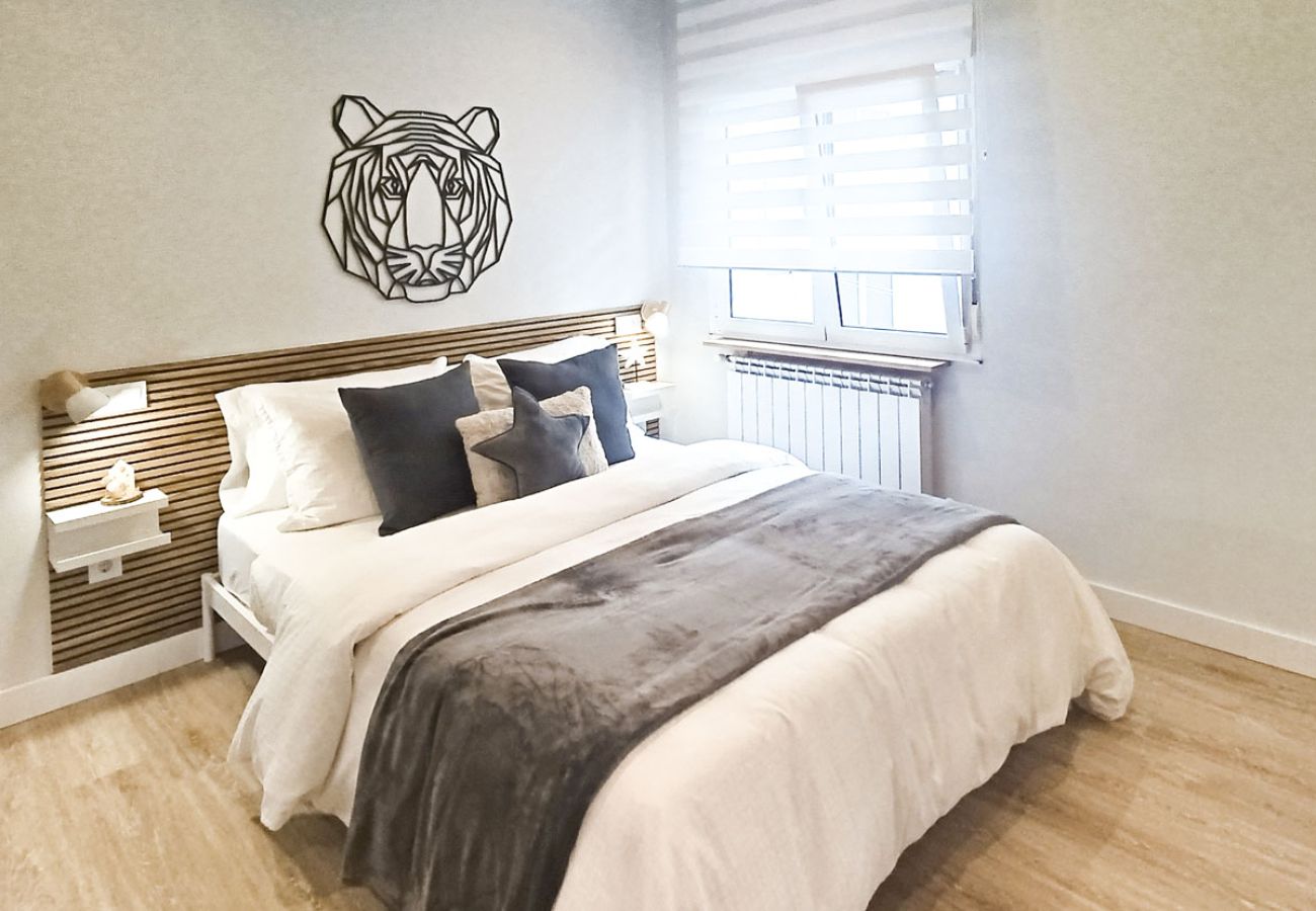 Apartamento en Gijón - 1A163 ALQUILER TEMPORADA Moderno a un paso Playa P